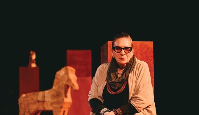 «Χορικά ύδατα»:Ακυρώνεται η παράσταση της Λίνας Νικολακοπούλου