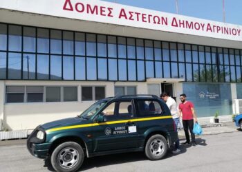 Αγρίνιο: Προσφορά νερού, χυμών, φρούτων και οδηγίες για τον καύσωνα (βίντεο)