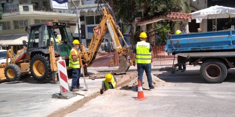 Κυκλοφοριακές ρυθμίσεις στην οδό Ηρώων Πολυτεχνείου λόγω έργων φυσικού αερίου στο Αγρίνιο