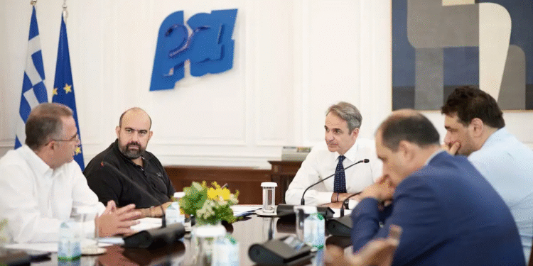 Συνάντηση Μητσοτάκη με δήμαρχο Κυθήρων