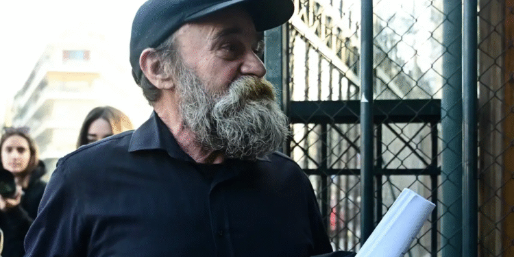 Ο «Άλλος Άνθρωπος» στο εδώλιο – Διώκεται ο Κ. Πολυχρονόπουλος για τις δωρεές