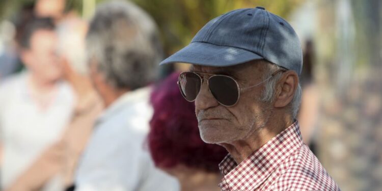 ΕΦΚΑ: Πότε καταβάλλονται οι συντάξεις του Αυγούστου