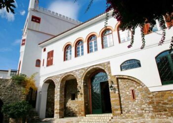 Μουσικοχορευτική Εκδήλωση στον Πύργο Μπότσαρη στην Ναύπακτο