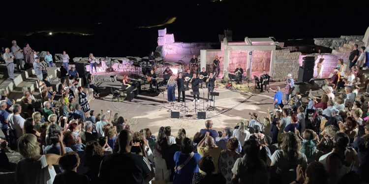 Ενθουσιώδης συμμετοχή του κοινού στις δύο συναυλίες-αφιερώματα σε τρεις Ποιητές της Ελευθερίας μέσα από τη μουσική του Μίκη Θεοδωράκη