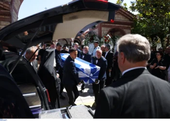 Απόστολος Βεσυρόπουλος.Ο συγκινητικός επικήδειος από τον Κυριάκο Μητσοτάκη και το τελευταίο χειροκρότημα στο ύστατο χαίρε.