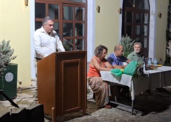 Παρουσιάστηκε στη Βόνιτσα με επιτυχία το νέο βιβλίο του Γιάννη Καλπούζου «Μεθυστής – Στα χώματα της Κρήτης»