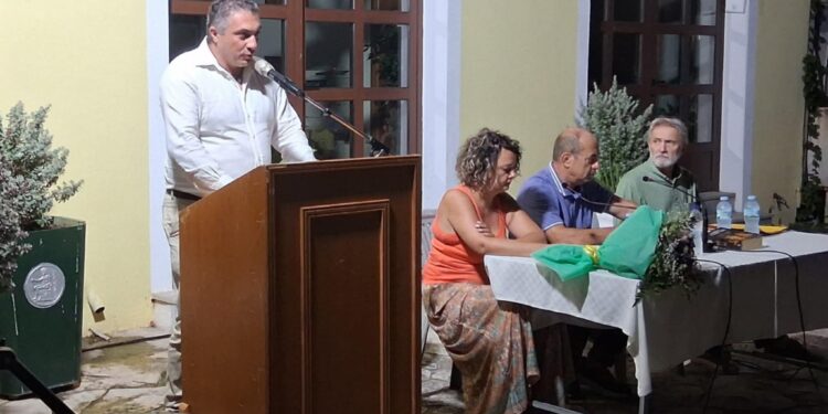 Παρουσιάστηκε στη Βόνιτσα με επιτυχία το νέο βιβλίο του Γιάννη Καλπούζου «Μεθυστής – Στα χώματα της Κρήτης»