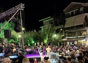 Προσαγωγές μετά μουσικής στο πανηγύρι στην Κατούνα