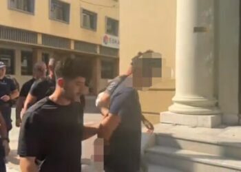 Πάτρα: Στο Δικαστικό Μέγαρο ο 25χρονος για τη φωτιά στο Γηροκομείο