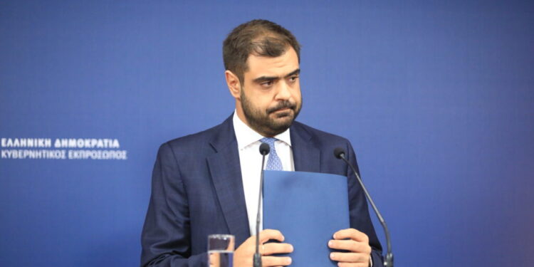 Π. Μαρινάκης:Οσοι λένε για 13η και 14η σύνταξη που κοστίζουν 5 δισ. να μας πουν πού θα τα βρούν. Κατηγορίες κατά ΠΑΣΟΚ. Τα νεότερα για τον εκλογικό νόμο.