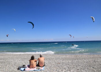 Μελτέμι, ηλιοφάνια και κανονικές θερμοκρασίες όλη την εβδομάδα