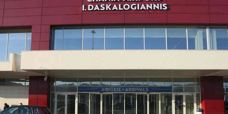 Τουρίστρια μέσα στο μεθύσι της δημιούργησε προβλήματα στο αεροδρόμιο των Χανίων