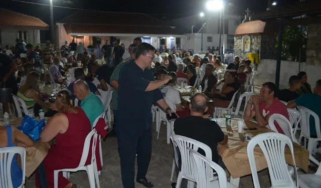 Το αδιαχώρητο στην αναβίωση του βλάχικου γαμήλιου γεύματος στο Στρογγυλοβούνι