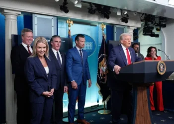 Τραμπ: Ανακοίνωσε επίσκεψη στη Ρωσία – Η απρόσμενη γκάφα για τη συνάντηση με Πούτιν