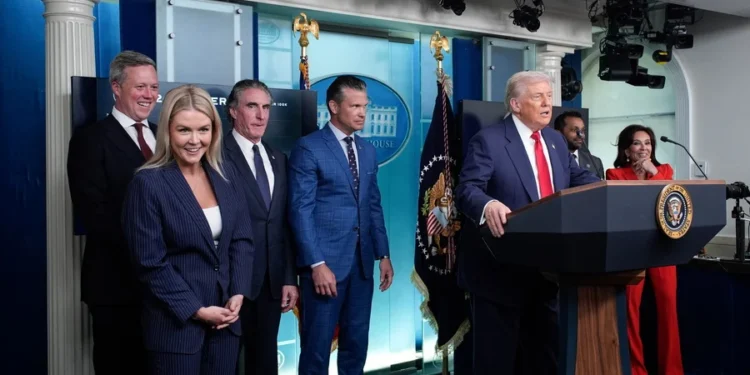 Τραμπ: Ανακοίνωσε επίσκεψη στη Ρωσία – Η απρόσμενη γκάφα για τη συνάντηση με Πούτιν