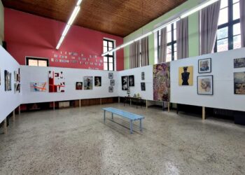 Με μεγάλη επισκεψιμότητα συνεχίζεται η 1η Αμφιλοχιώτικη Εικαστική Έκθεση