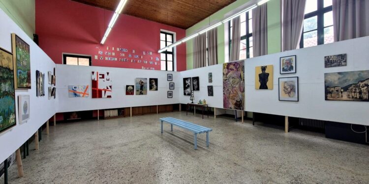 Με μεγάλη επισκεψιμότητα συνεχίζεται η 1η Αμφιλοχιώτικη Εικαστική Έκθεση