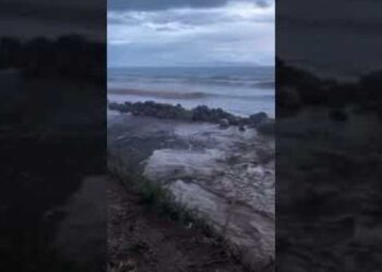 Κίνδυνος για επιβάτες φορτηγού πλοίου ανοιχτά της Κεφαλονιάς