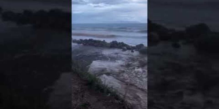 Κίνδυνος για επιβάτες φορτηγού πλοίου ανοιχτά της Κεφαλονιάς