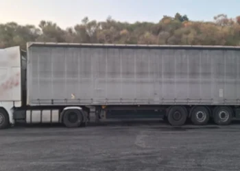 Σύλληψη 4 διακινητών που μετέφεραν συνολικά 21 μετανάστες σε Ροδόπη και Έβρο