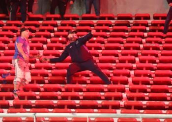 Απίστευτης βιαιότητας επεισόδια σε αγώνα ποδοσφαίρου στην Αργεντινή:10 τραυματίες και 300 συλλήψεις!