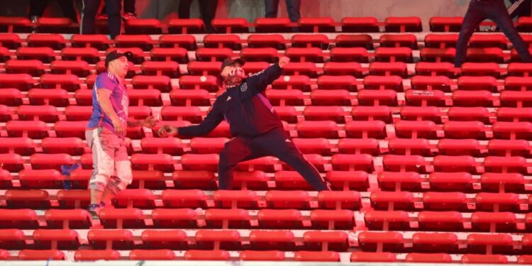 Απίστευτης βιαιότητας επεισόδια σε αγώνα ποδοσφαίρου στην Αργεντινή:10 τραυματίες και 300 συλλήψεις!