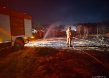 Σταμνά: Το χωριό γλύτωσε από την πύρινη λαίλαπα / Χάθηκαν χιλιάδες στρέμματα καλλιεργειών