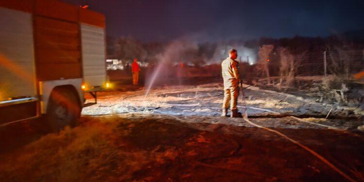 Σταμνά: Το χωριό γλύτωσε από την πύρινη λαίλαπα / Χάθηκαν χιλιάδες στρέμματα καλλιεργειών