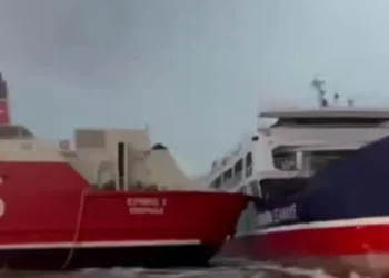 Ηγουμενίτσα: Έσπασαν οι κάβοι και συγκρούστηκαν δυο πλοία στο λιμάνι