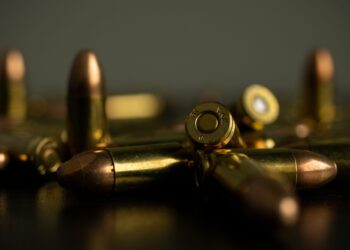 Πάτρα: Αστυνομικοί εντόπισαν κάλυκες όπλου σε νεκροταφείο!