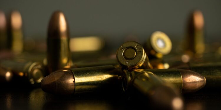 Πάτρα: Αστυνομικοί εντόπισαν κάλυκες όπλου σε νεκροταφείο!