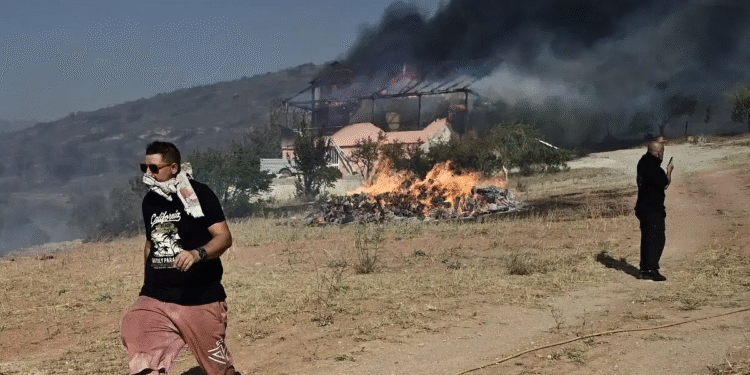 Τραγωδία στην Κερατέα: Ένας νεκρός στο Τογάνι από τη φωτιά