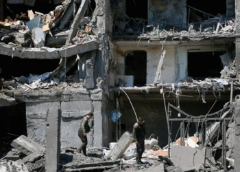 Κίεβο: 28 νεκροί, ανάμεσά τους 3 παιδιά, από τα ρωσικά πλήγματα – Κηρύχθηκε Ημέρα Πένθους