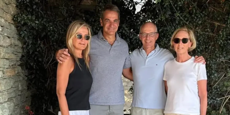 Τήνος:Ο Κυριάκος Μητσοτάκης φιλοξένησε τον πρωθυπουργό του Λουξεμβούργου, Λυκ Φρίντεν.
