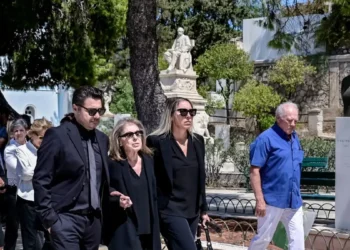 Δημήτρης Κωνσταντάρας: συγκίνηση στο το τελευταίο αντίο στον δημοσιογράφο