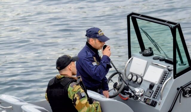 Ιστιοφόρο ξέμεινε ακυβέρνητο με επιβάτες τουρίστες