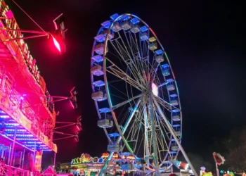 Ρόδος: «Τα παιδιά δεν τήρησαν τους κανόνες», είπε η ιδιοκτήτρια του λούνα παρκ – «Το παιχνίδι ήταν υπερφορτωμένο» [Βίντεο]