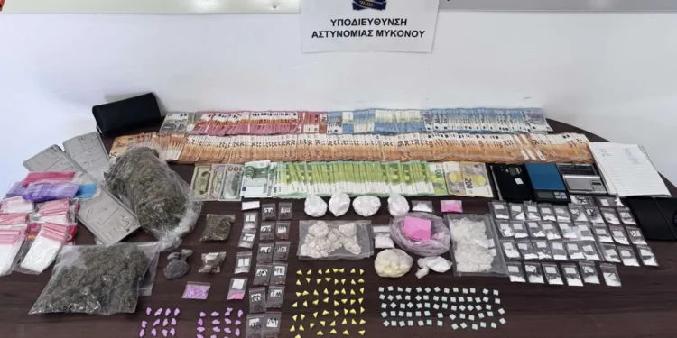 Μύκονος: κατάσχεση ροζ κοκαΐνης και χαπιών. Δύο συλλήψεις