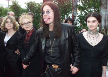 Παρατείνεται η έκθεση για τον Όζι Όσμπορν λόγω αυξημένου ενδιαφέροντος