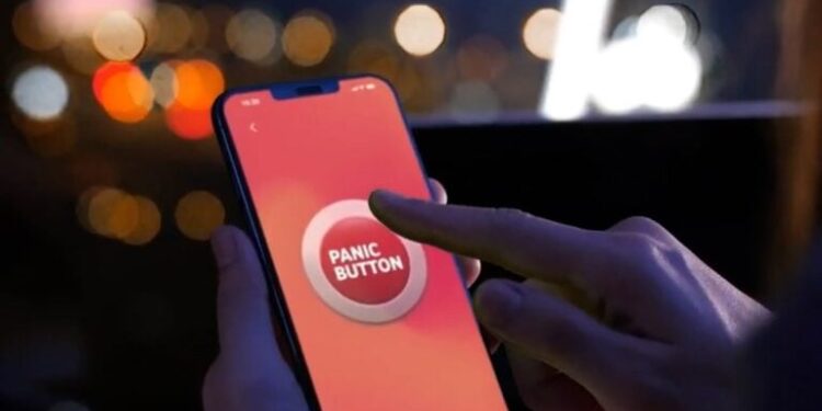 Χρησιμοποίησε το Panic Button  30χρονη για να γλιτώσει από τον πρώην της