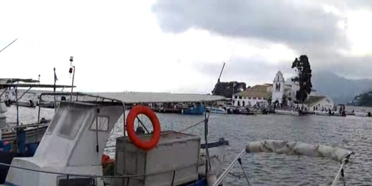 Ανησυχία για τα λύματα στην Κέρκυρα και νέες καταγγελίες από τους κατοίκους