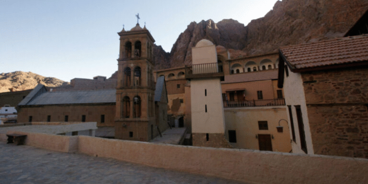 Μονή Σινά: Στο προσκήνιο η νομική αναγνώριση στην Ελλάδα – Τι δηλώνει ο Αρχιμανδρίτης Φραγκάκος