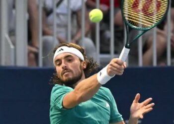 Κακό ξεκίνημα για τον Τσιτσιπά: Ήττα και αποκλεισμός στο Winston-Salem