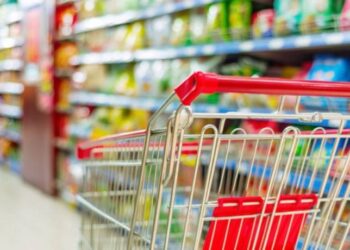 Αύξηση των εσόδων των σούπερ μάρκετ. Στα ίδια επίπεδα με το 2024 οι τιμές στα σχολικά