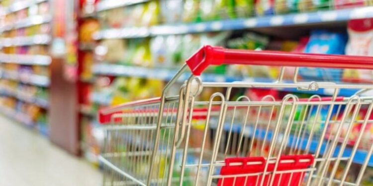 Αύξηση των εσόδων των σούπερ μάρκετ. Στα ίδια επίπεδα με το 2024 οι τιμές στα σχολικά