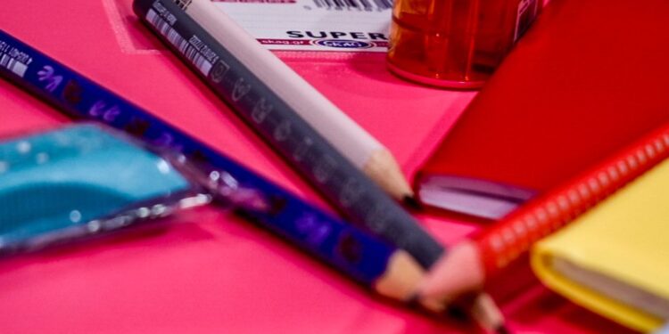 Σ. Αναγνωστόπουλος, Γ.Γ. Εμπορίου: Αναμένουμε όχι ανατίμηση αλλά μειώσεις στα σχολικά είδη