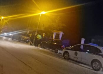 Στην Πάτρα γυναίκα κλειδώθηκε στο αυτοκίνητο για να σωθεί από τον πρώην