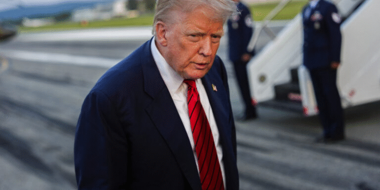 Τραμπ: Απειλεί την Ε.Ε. με πρόσθετους δασμούς 35%