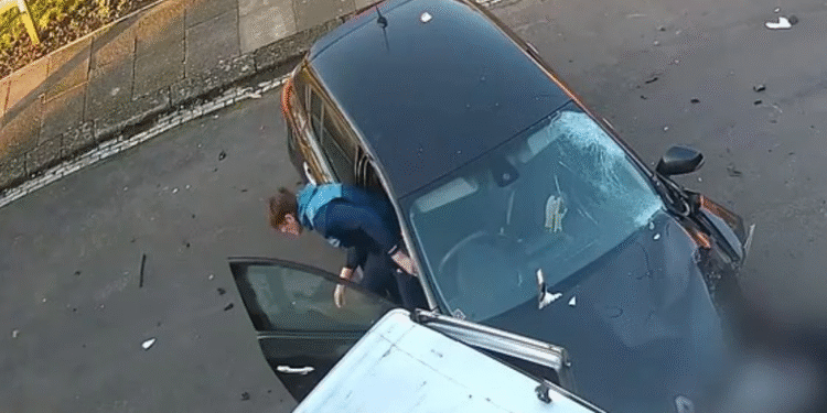 Βρετανία: Επίθεση με αυτοκίνητο σε άνδρα που χώριζε καβγά