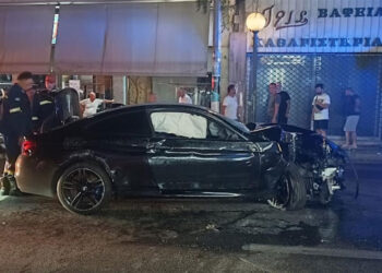 Λεωφόρος Βουλιαγμένης: οι επιβάτες εγκατέλειψαν το αυτοκίνητο πριν έρθει η αστυνομία
